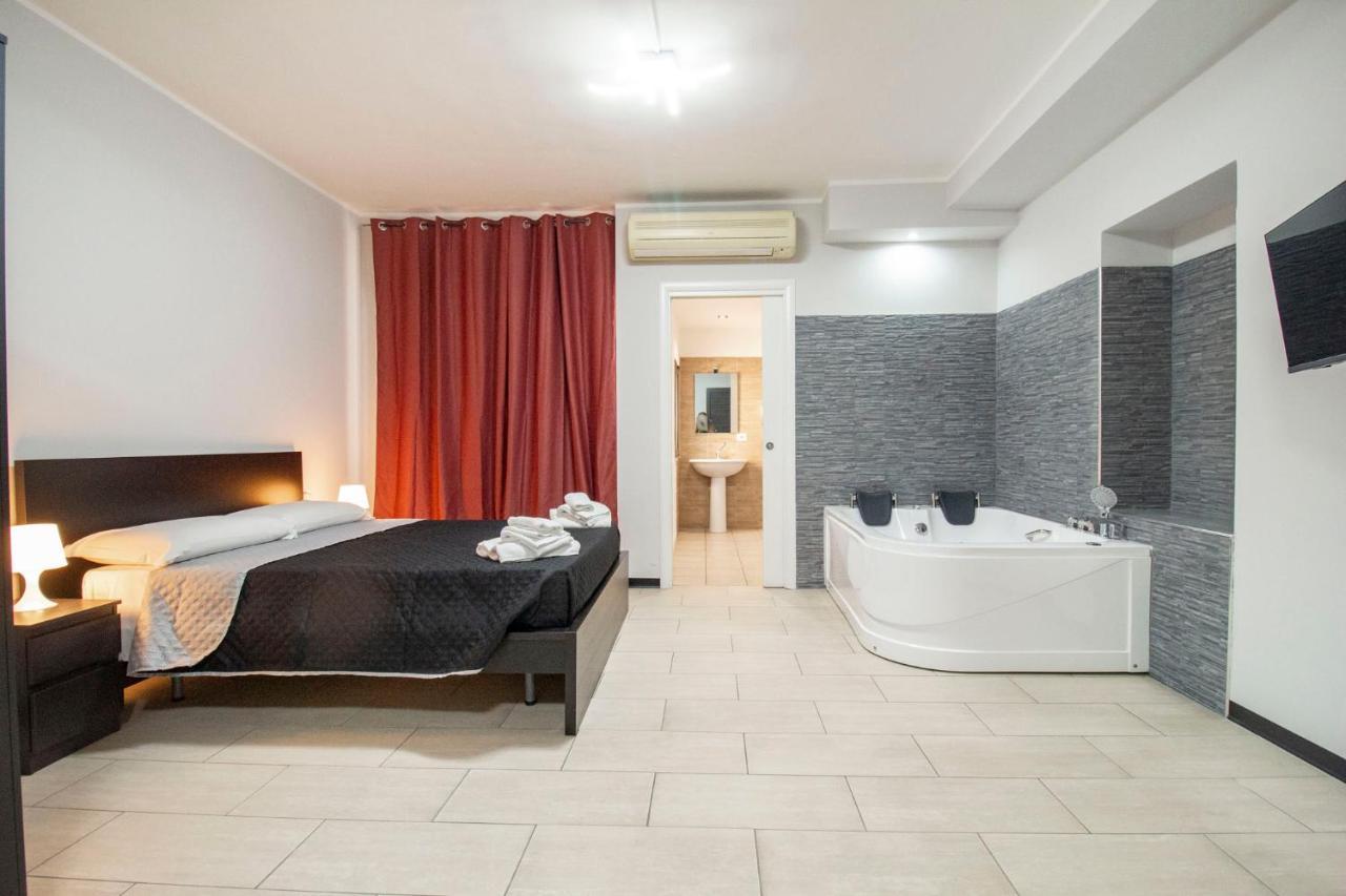 Royal Playa Suite And Apartament -Private Parking- Self Chek Out Catânia Exterior foto