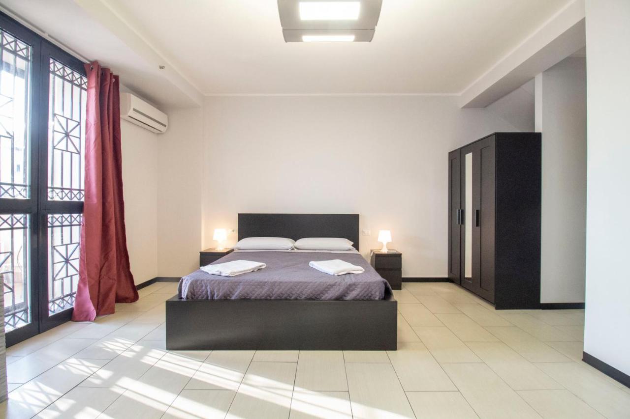 Royal Playa Suite And Apartament -Private Parking- Self Chek Out Catânia Exterior foto